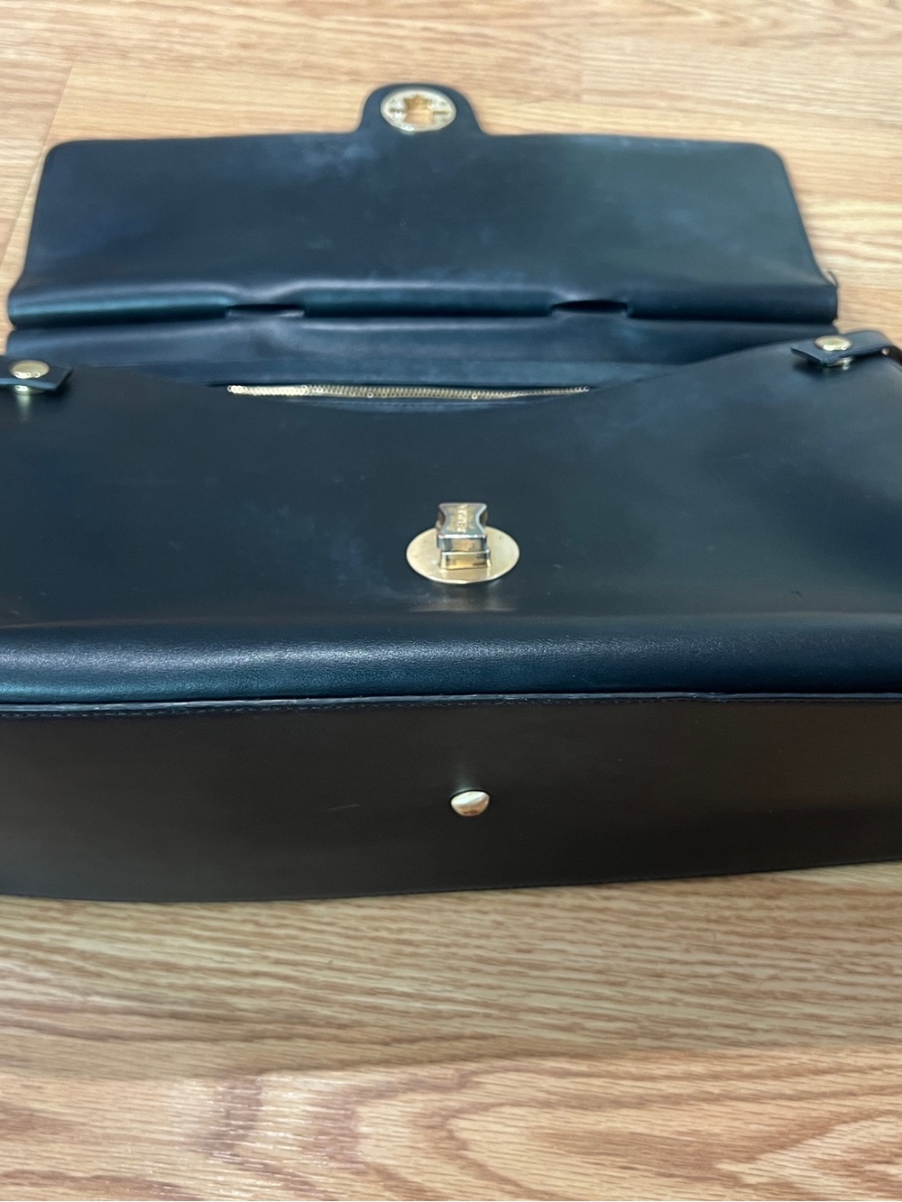 Emma Traveler 39 Classic Black Leather Top-Handle Travel Bag - Picture 8 of 15